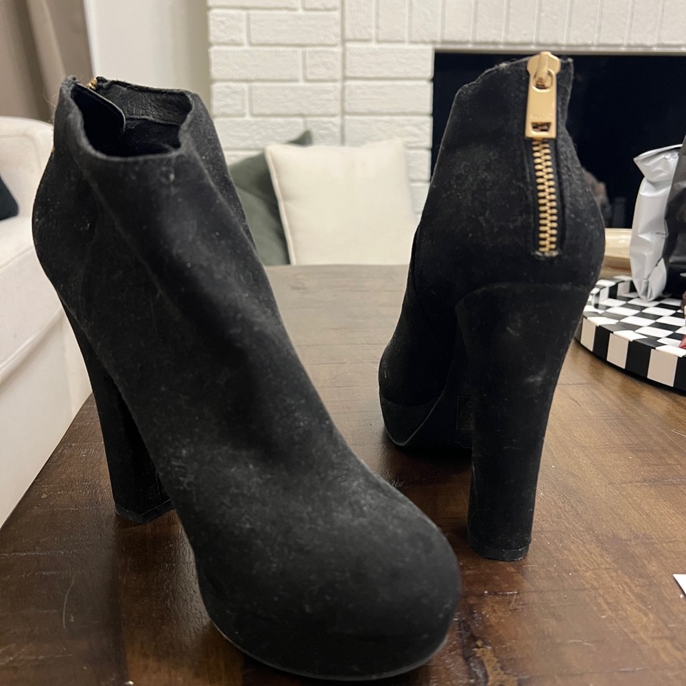 ALDO Elegant Black Suede Ankle Boots